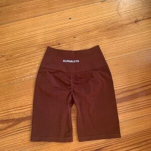 Alphalete Amplify 6 inch shorts